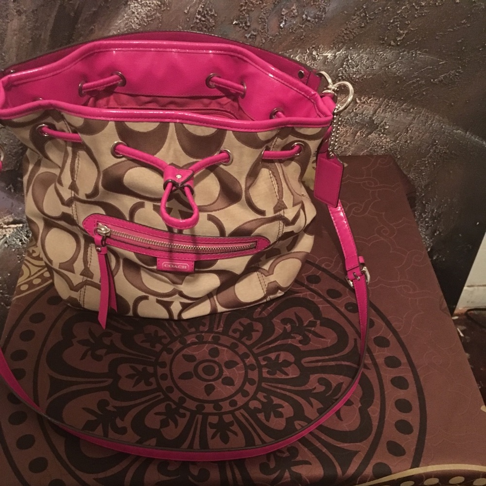 COACH PURSE WITH FUCHSIA TRIM